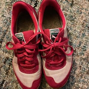 Fuchsia and grey puma sneakers.